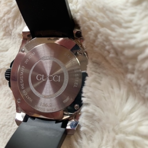 Gucci Dive Watch Quartz Mens - Picture 4 of 9